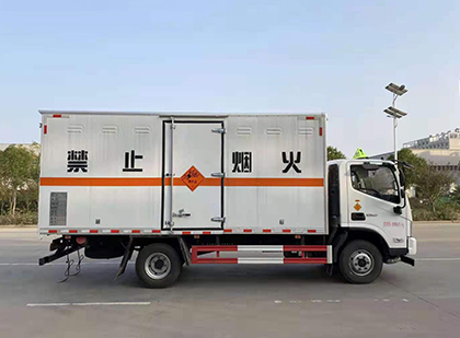 排湖风景区爆破器材运输车