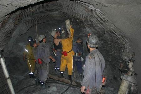 排湖风景区工程爆破中的危险因素分析以及应对工程爆破危险的措施