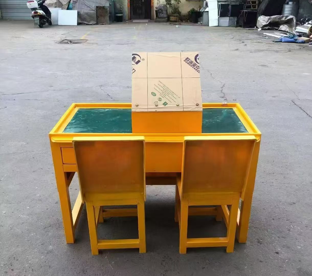 排湖风景区防静电导通桌井下煤矿火工品发放桌：危险品流转的安全守护者